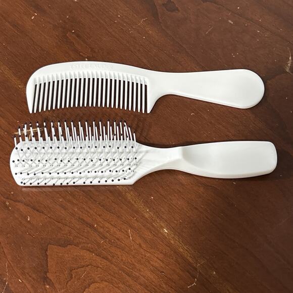 Estee Lauder Ball Tipped Small Travel White White Plastic Hair Brush & Comb Vtg - Picture 2 of 9